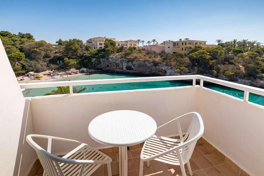 Barcel Ponent Playa Hotell Cala D´Or Exteriör bild